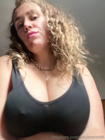 𝐋𝐀𝐃𝐘 𝐁𝐀𝐒𝐓𝐄𝐓 Busty Goddess / ladybastet86 nude photo #38