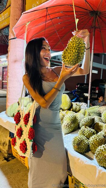 𝐋𝐚𝐝𝐲𝐁𝐨𝐲 𝐗 𝐌𝐨 / ladyboyxmos nude photo #4