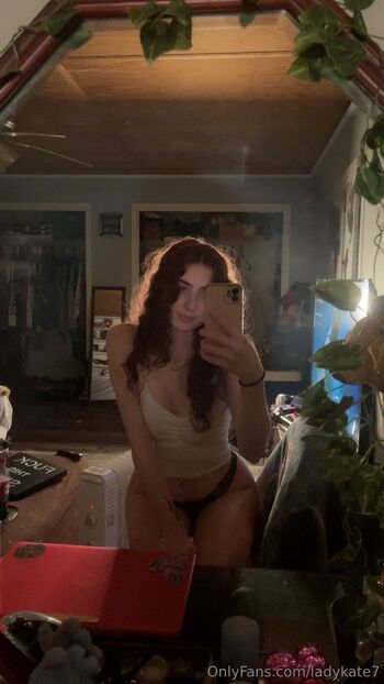 Kat / ladykate7 nude photo #1