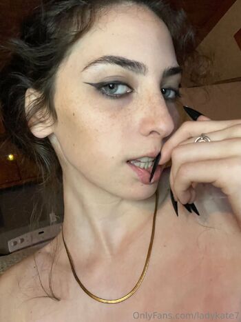 Kat / ladykate7 nude photo #15