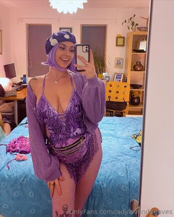 Emo Quee / ladylavendarloves nude photo #1