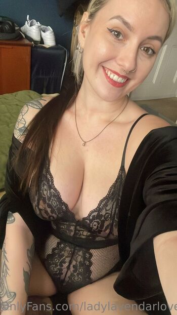 Emo Quee / ladylavendarloves nude photo #6