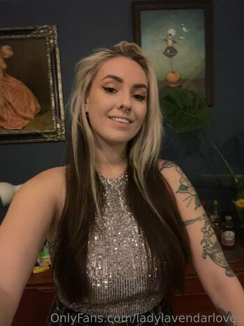 Emo Quee / ladylavendarloves nude photo #10