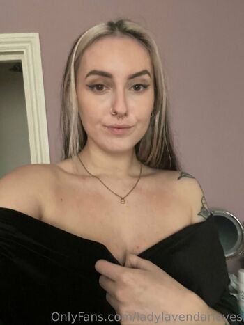Emo Quee / ladylavendarloves nude photo #17