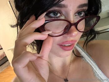 ania / ladymcbcth nude photo #9