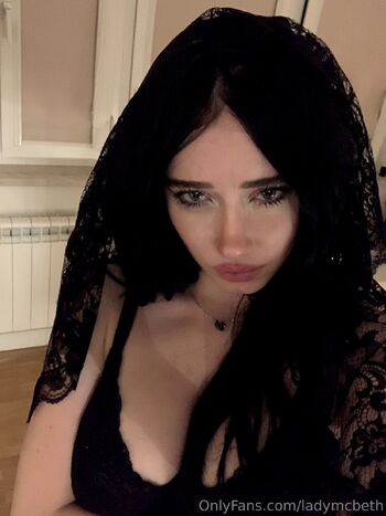ania / ladymcbcth nude photo #19