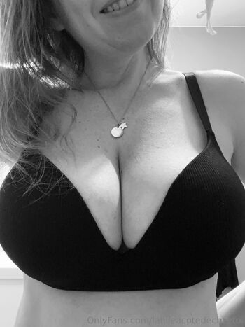 La fille sexy française, ta voisine / lafilleacotedecheztoi nude photo #21