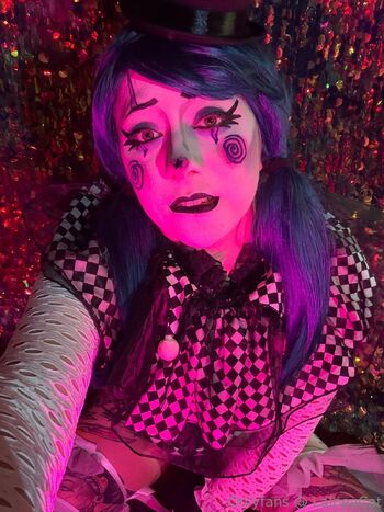 LaineyCa / laineycat / lainey.cat nude photo #1