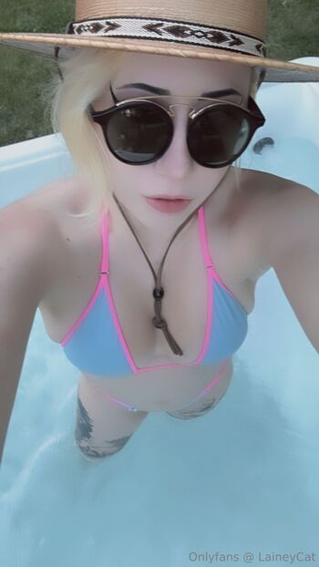 LaineyCa / laineycat / lainey.cat nude photo #14