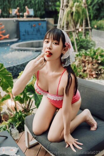 菈菈寶 / lalalalala0730 nude photo #2
