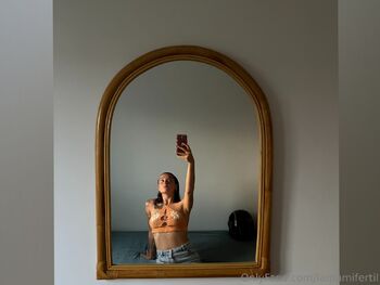 Allegra / lamamifertil nude photo #12