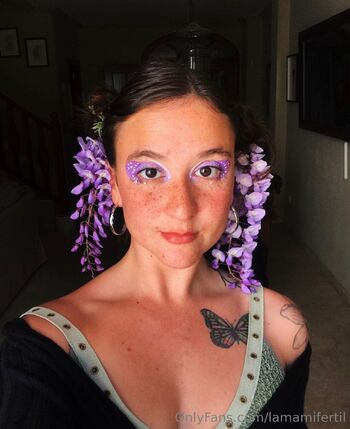 Allegra / lamamifertil nude photo #29