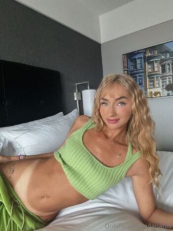 Lana Hill / lanahill / lanahill1818 / lanahillxoxo / lanahill18 nude photo #1