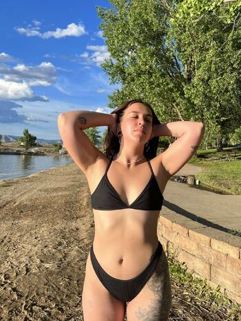 R / lanovacoquine nude photo #2