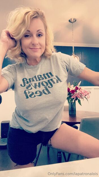 LoisAn / lapatronalois nude photo #6