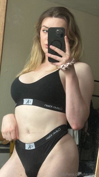 LaraMCX / laramcx nude photo #2