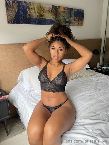 Larissa SilvaChocolate / larissa.siilva nude photo #17