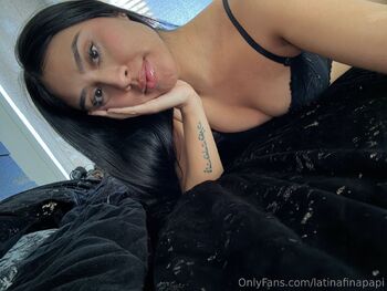 Latinafin / latinafinapapi nude photo #7