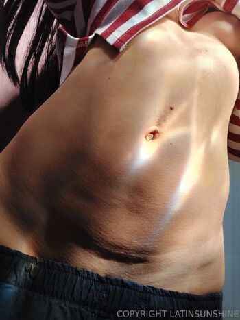 Latinsunshine / latinsunshine / latinsunshine_bellybutton nude photo #7