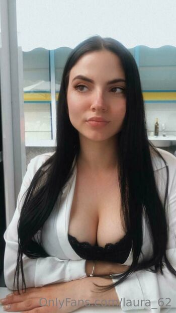 u29708450 / laura_62 nude photo #18