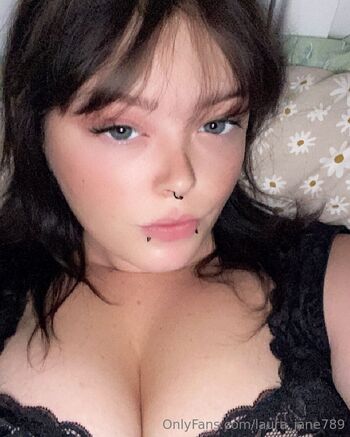 Emaleigh / laura_jane789 nude photo #8