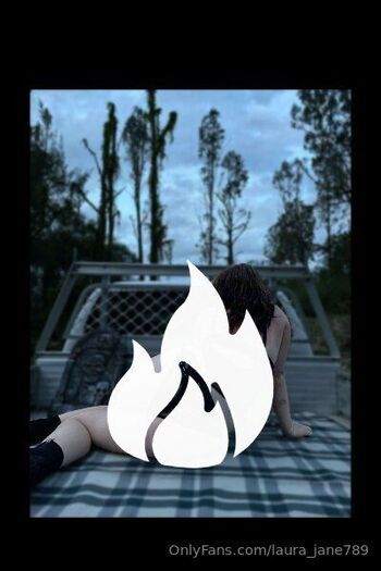 Emaleigh / laura_jane789 nude photo #9