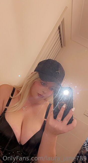 Emaleigh / laura_jane789 nude photo #29