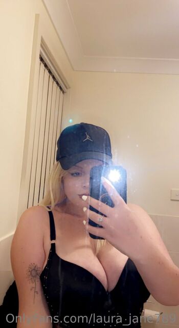 Emaleigh / laura_jane789 nude photo #30