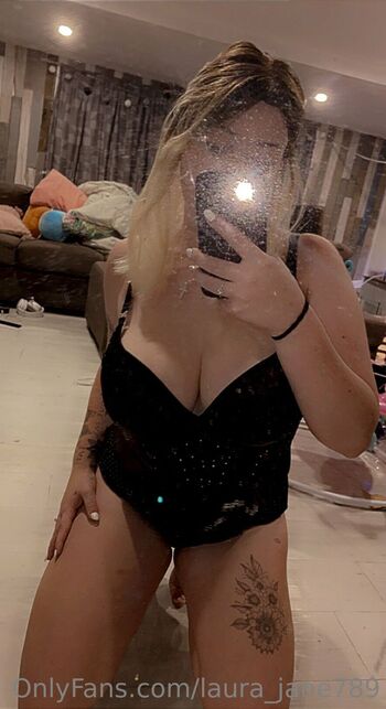 Emaleigh / laura_jane789 nude photo #31