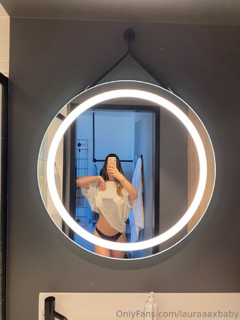 Laur / lauraaaxbaby nude photo #3