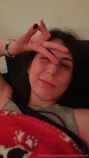 Laura Martine / lauraamartiinez8 nude photo #16