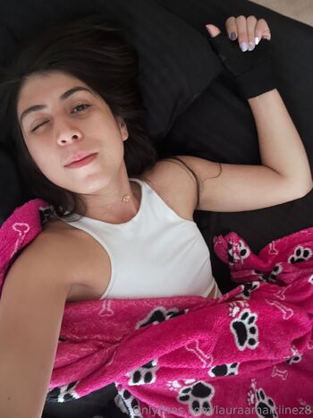 Laura Martine / lauraamartiinez8 nude photo #17