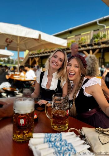 Laura / lauragetshigh nude photo #1