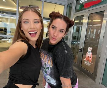 Laura / lauragetshigh nude photo #35