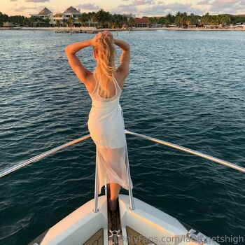 Laura / lauragetshigh nude photo #38