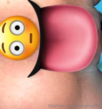 Laura Giraud / lauragiraudi69 nude photo #17