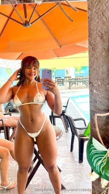 Laura / lauraiskindadangerous nude photo #35