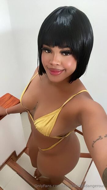 Laura / lauraiskindadangerous nude photo #37