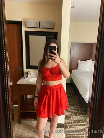 MommyAn / lauramarie11 nude photo #15