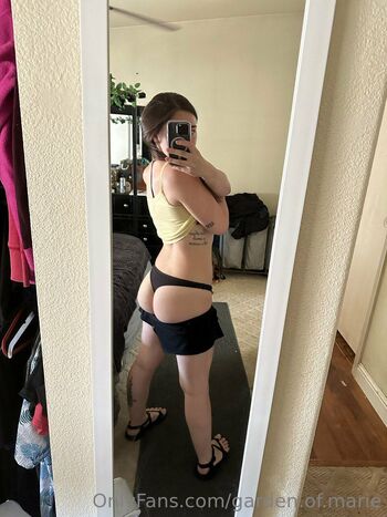 MommyAn / lauramarie11 nude photo #21