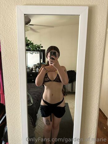 MommyAn / lauramarie11 nude photo #22