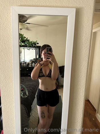 MommyAn / lauramarie11 nude photo #23