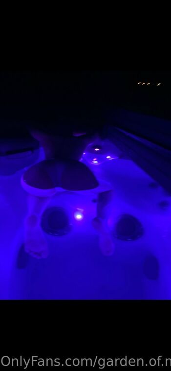 MommyAn / lauramarie11 nude photo #31