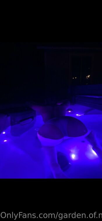 MommyAn / lauramarie11 nude photo #32