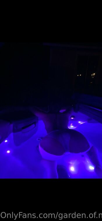 MommyAn / lauramarie11 nude photo #33