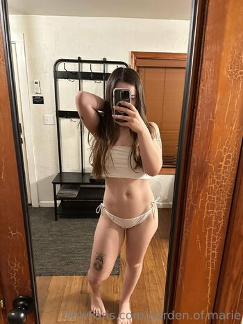 MommyAn / lauramarie11 nude photo #37