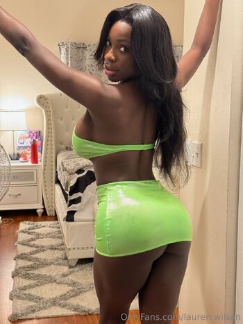 Lauren / lauren.wilson nude photo #8