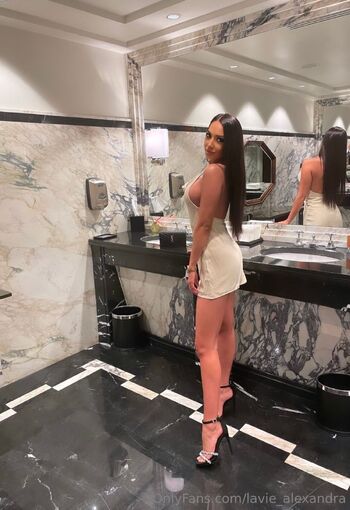 Alexandr / lavie_alexandra nude photo #9