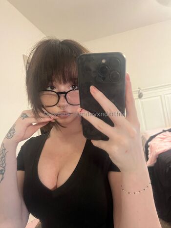 blue / lavxndxrthixf nude photo #5