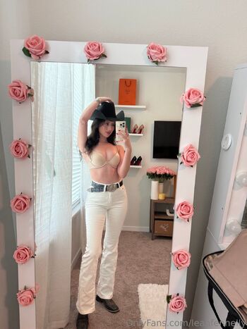 Leah Fennell / leahfennelly nude photo #26